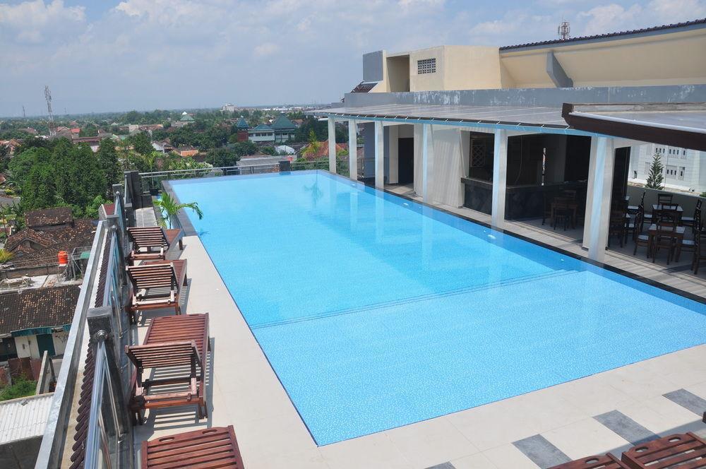โรงแรมแพนดานารัน เซอมารัง ภายนอก รูปภาพ
