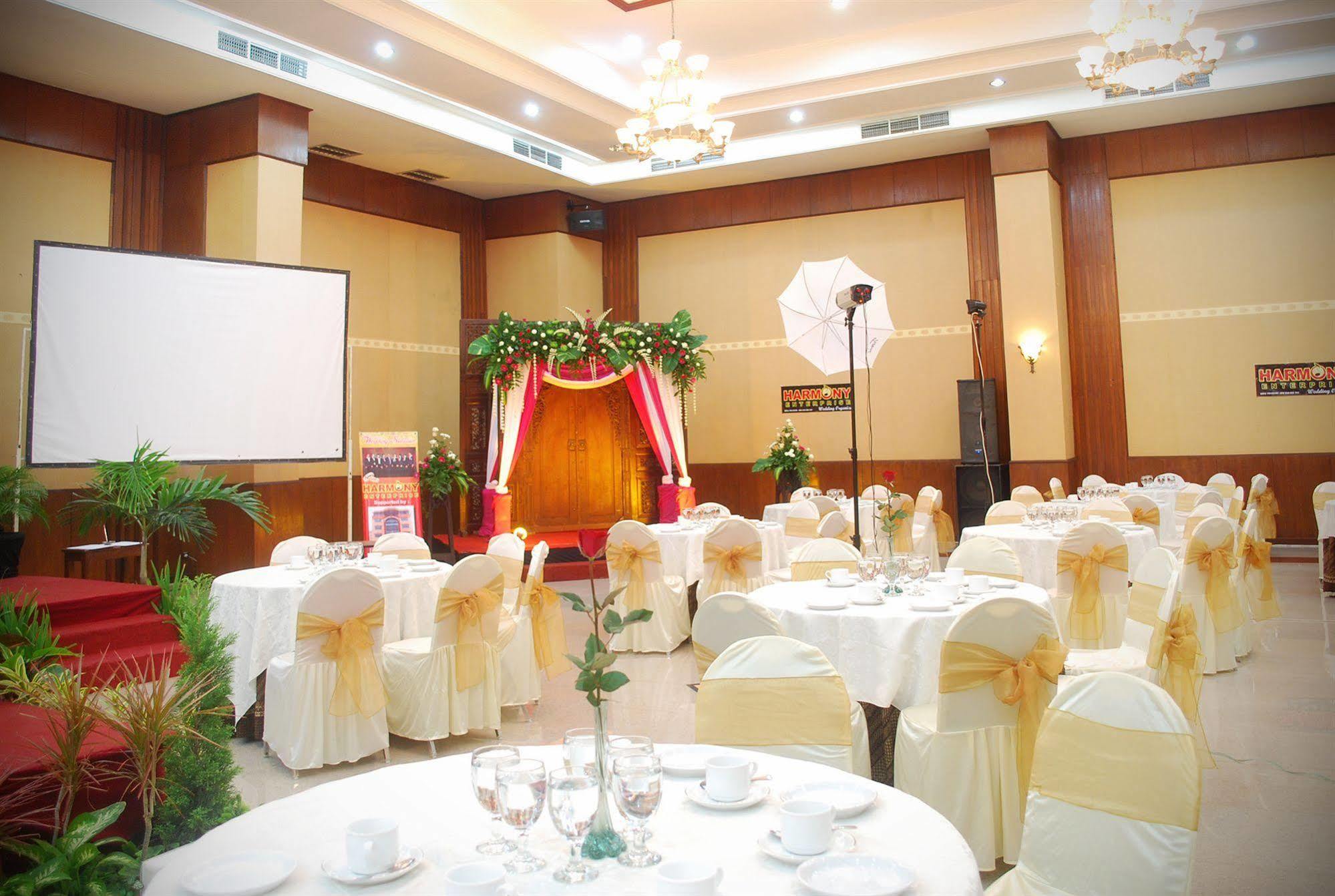 โรงแรมแพนดานารัน เซอมารัง ภายนอก รูปภาพ